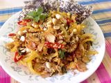Hến xúc bánh đa
