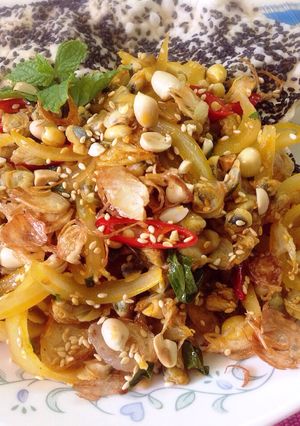 Hình của món Hến xúc bánh đa.