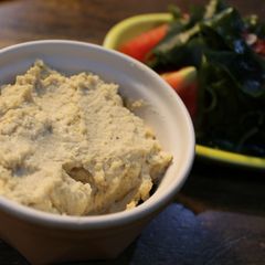 A picture of Hummus with Chickpeas (Basic).