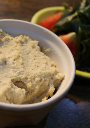 A picture of Hummus with Chickpeas (Basic).