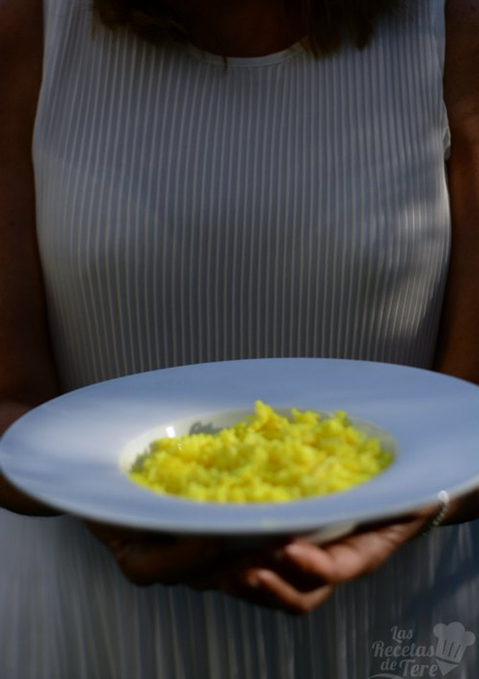 Una foto de Maravilloso arroz basmati, preparado con limón y cúrcuma