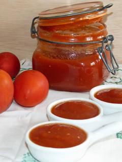 Una foto de Mermelada agridulce de tomate (thermomix)
