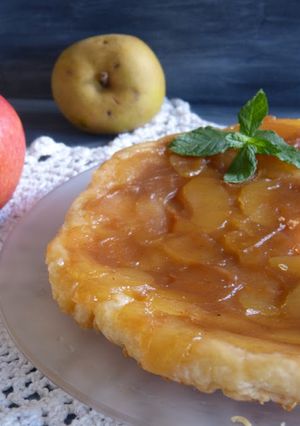 Una foto de Tarta tatín de manzana en sartén