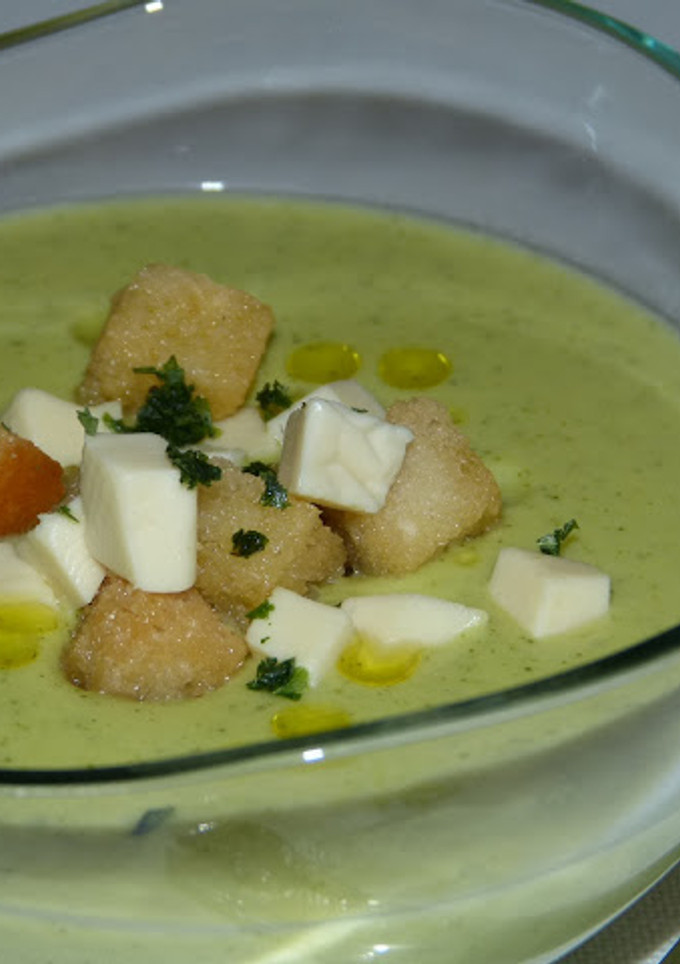 Una foto de Crema de calabacín (con y sin thermomix)