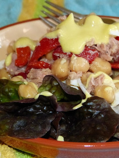 Una foto de Ensalada de garbanzos