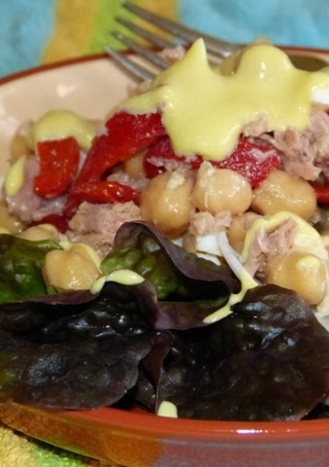 Una foto de Ensalada de garbanzos