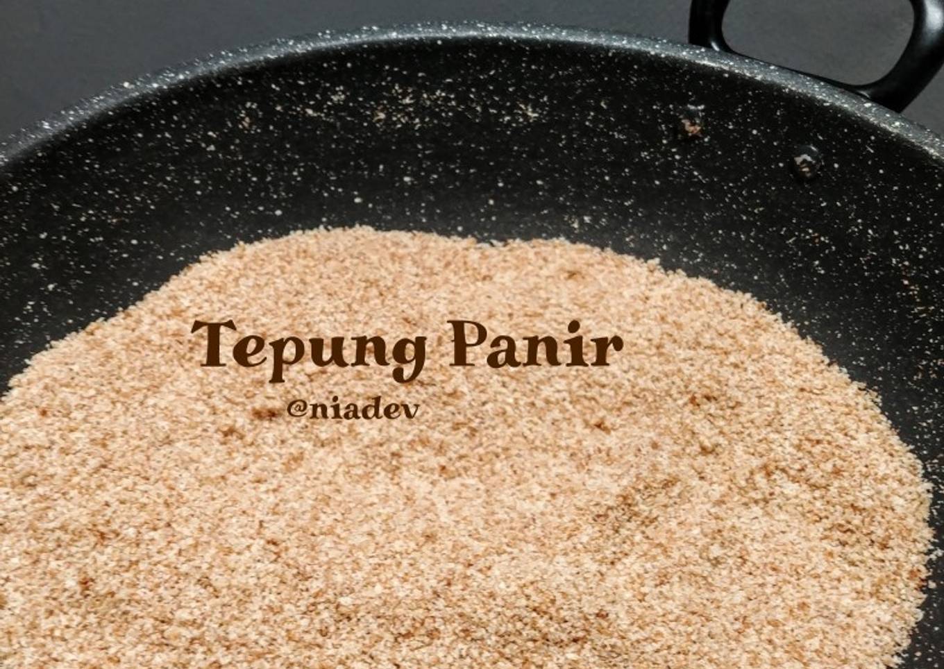 Tepung panir (bread crumbs)