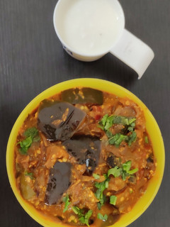 தயிர் கத்தரிக்காய் கிரேவி (Curd eggplant gravy) (Thayir kathirikai gravy recipe in tamil) செய்முறை முக்கிய புகைப்படம்