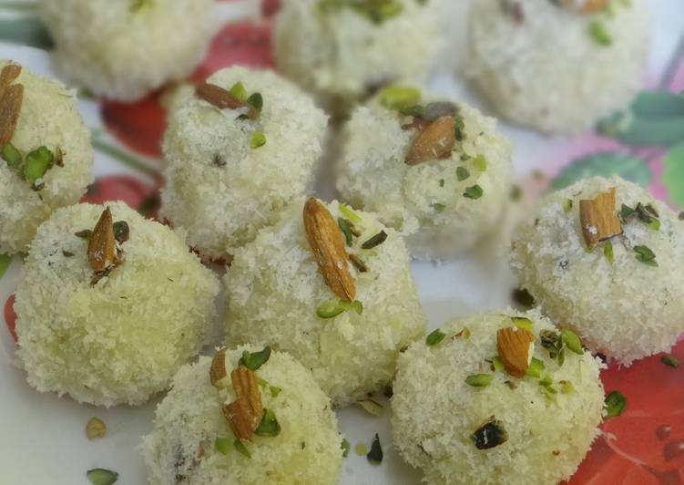 Sweet Coconut Ladoo