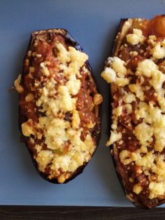 Una foto de Berenjena rellena (vegetal)
