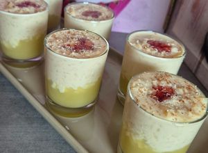 Une photo de Délice Crémeux à la Rhubarbe et Riz 🍚 au Lait