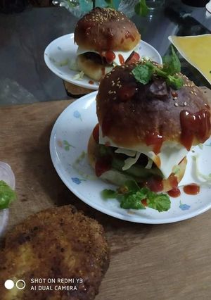 চিকেন বার্গার(chicken burger recipe in Bengali) রেসিপির প্রধান ছবি