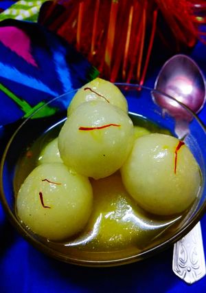 A picture of Sabudana Rasgulla.