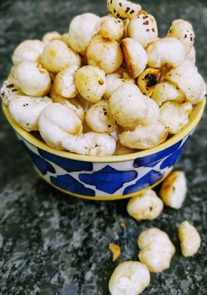 A picture of Roasted makhana/ fox nuts.