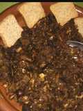 Revuelto de morcilla fresca con frutos secos