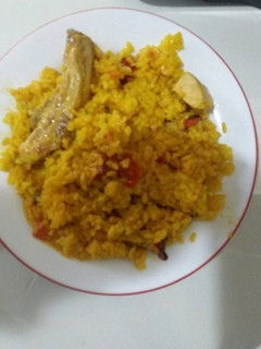 Una foto de Arroz con Costilla y Pollo