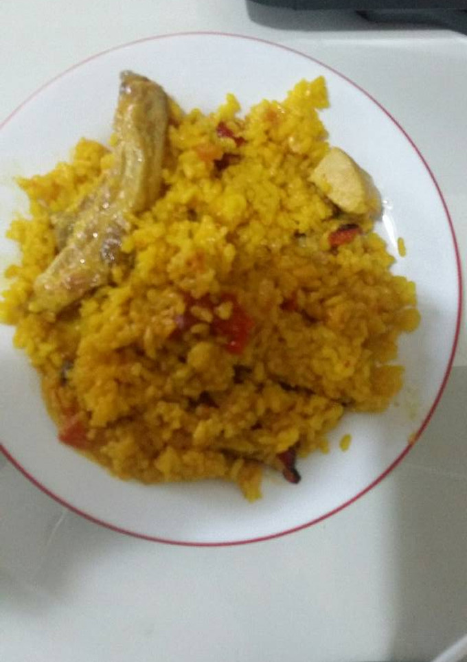 Una foto de Arroz con Costilla y Pollo