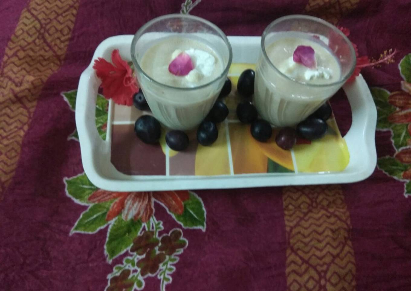 Khajur shake with ice cream