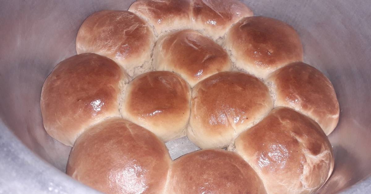 Dinner rolls Recipe by Natasha Moya Cookpad