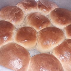 A picture of Dinner rolls.