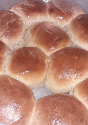 A picture of Dinner rolls.