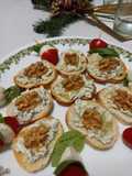 Canapés de Roquefort y nuez