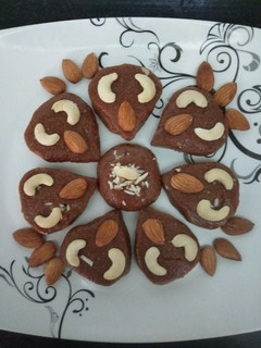 હલવાસન (Halwasan Recipe In Gujarati) રેસીપી મુખ્ય ફોટો