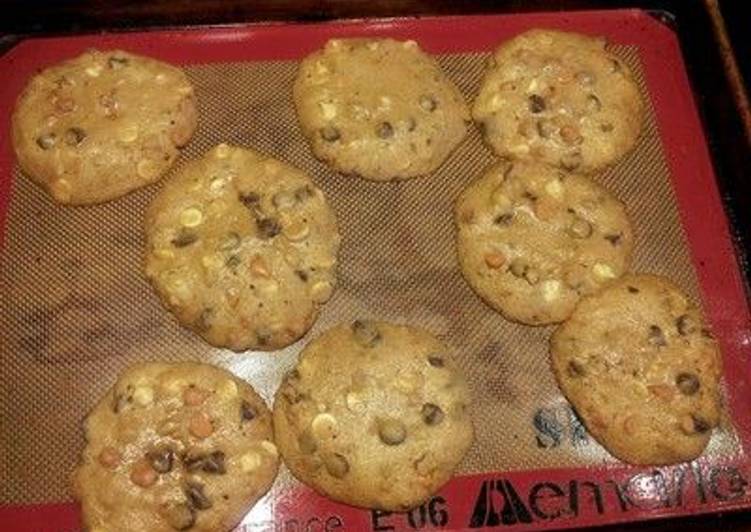 White and Dark Cookies