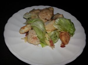Una foto de Ensalada César con pollo