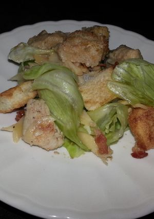 Una foto de Ensalada César con pollo