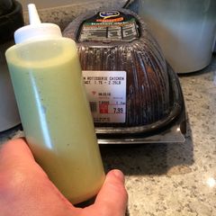 A picture of Peruvian Green Sauce.