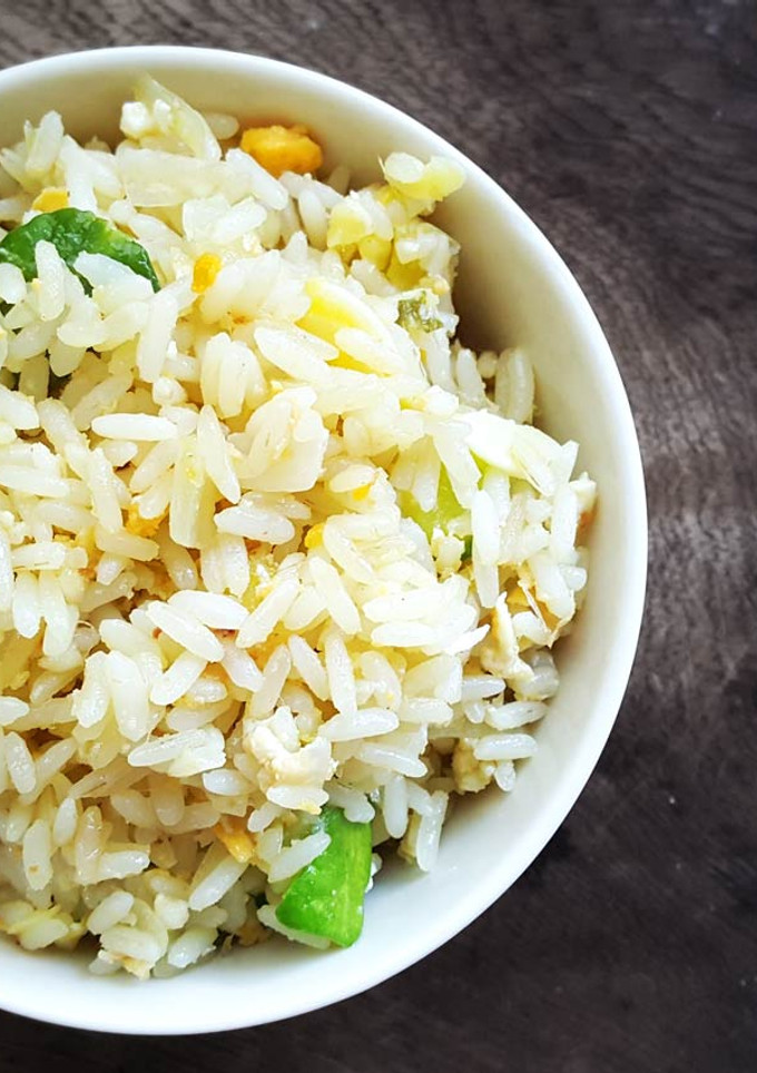 Una foto de Rapidísimo arroz con revuelto de zapallitos (zucchinis) Fácil, SÚPER ECONÓMICO y en 30 minutos!