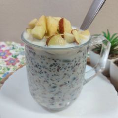 A picture of Chia seeds with apple healthy breakfast.