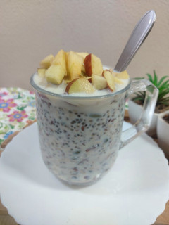 A picture of Chia seeds with apple healthy breakfast.