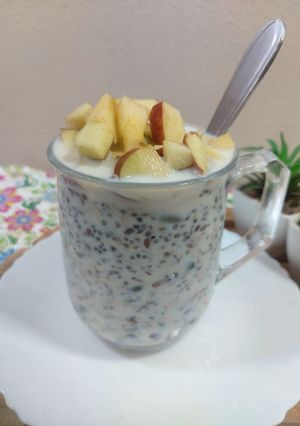 A picture of Chia seeds with apple healthy breakfast.
