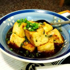 A picture of Fried Tofu with Soup Stock.