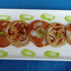 A picture of Coconut kiwi oats pancake.