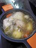 Caldo de gallina casero