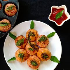 A picture of Mixed vegetables tadka oats ape.