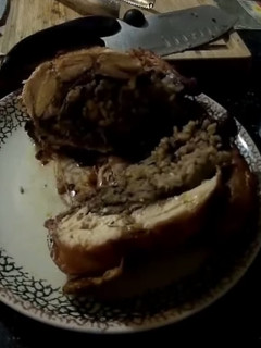 Una foto de Gallinita rellena de congrí (Puerto Rico)