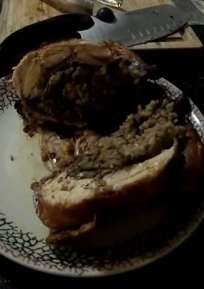 Una foto de Gallinita rellena de congrí (Puerto Rico)