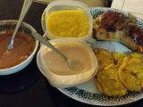 Muslos y caderas de pollo rellenos de carne