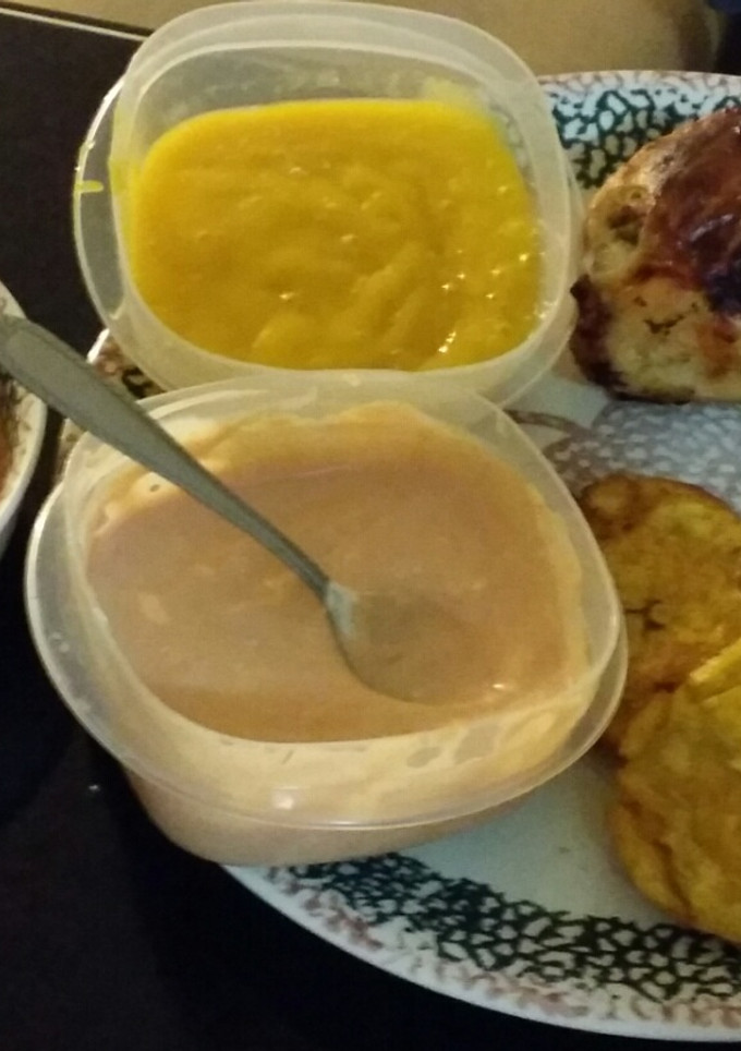 Una foto de Muslos y caderas de pollo rellenos de carne