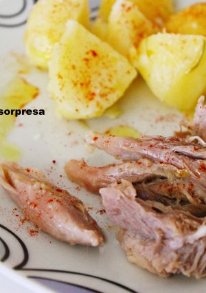 Una foto de Codillo de cerdo a la gallega (olla exprés)
