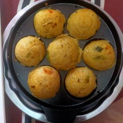 A picture of Sooji ke Appe.