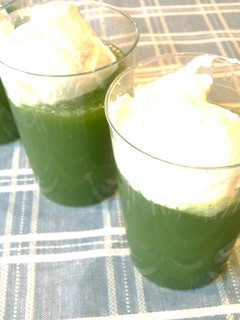 Una foto de Gelatina de té verde Matcha