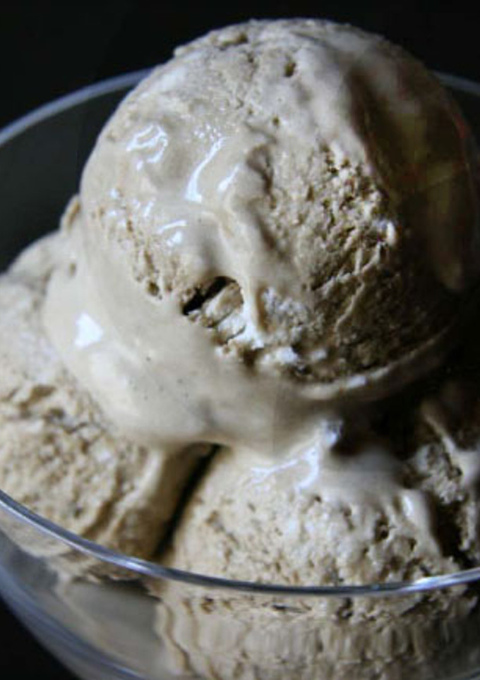 Una foto de Helado de té Hojicha 