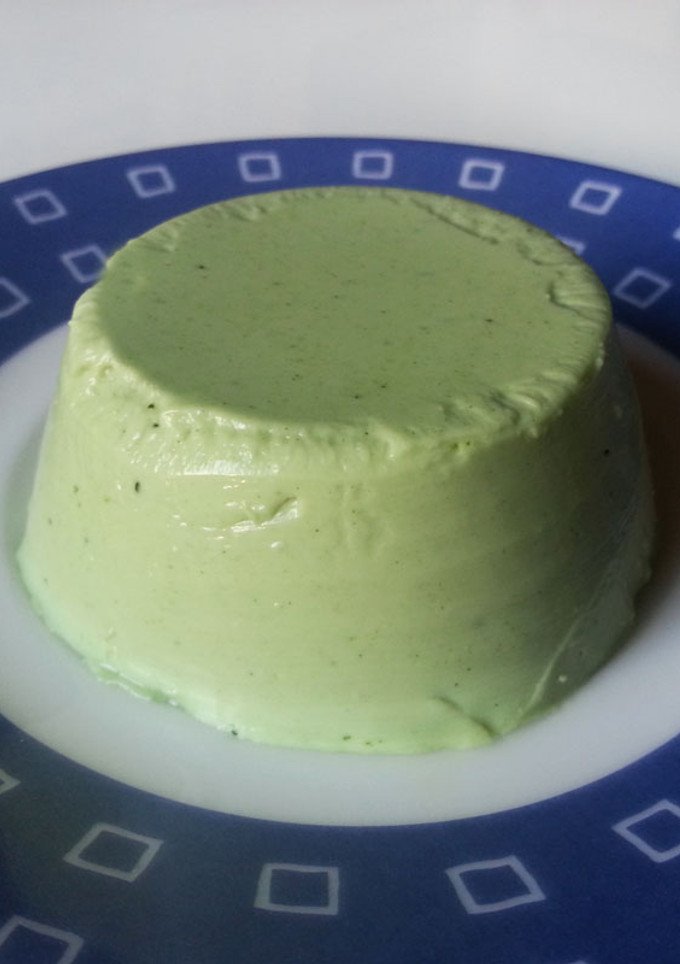 Una foto de Panna Cotta de té Matcha