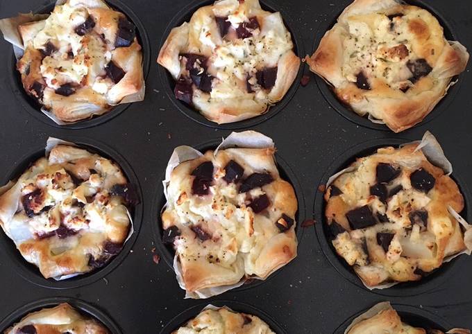 Mini-Quiches mit Feta, rote Bete und Kartoffeln