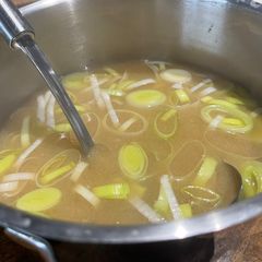 Miso soup made with Fish head A picture of Miso soup made with Fish head.